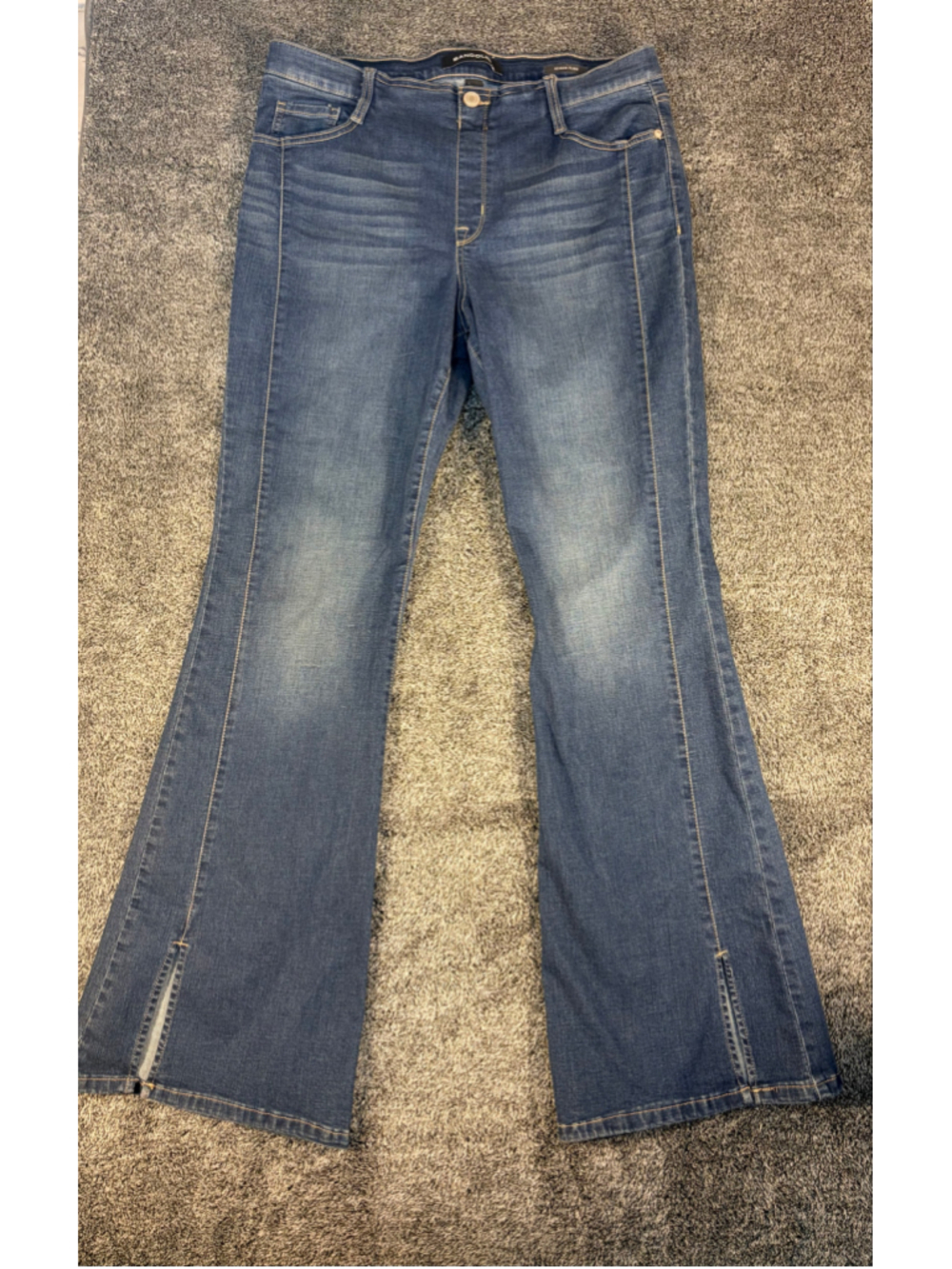 Women's Bandolino Reagan Flare Jeans Size 12 Pull on Y2K Style